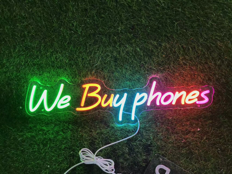 LIGHT SIGN BOARD WE BUY PHONE